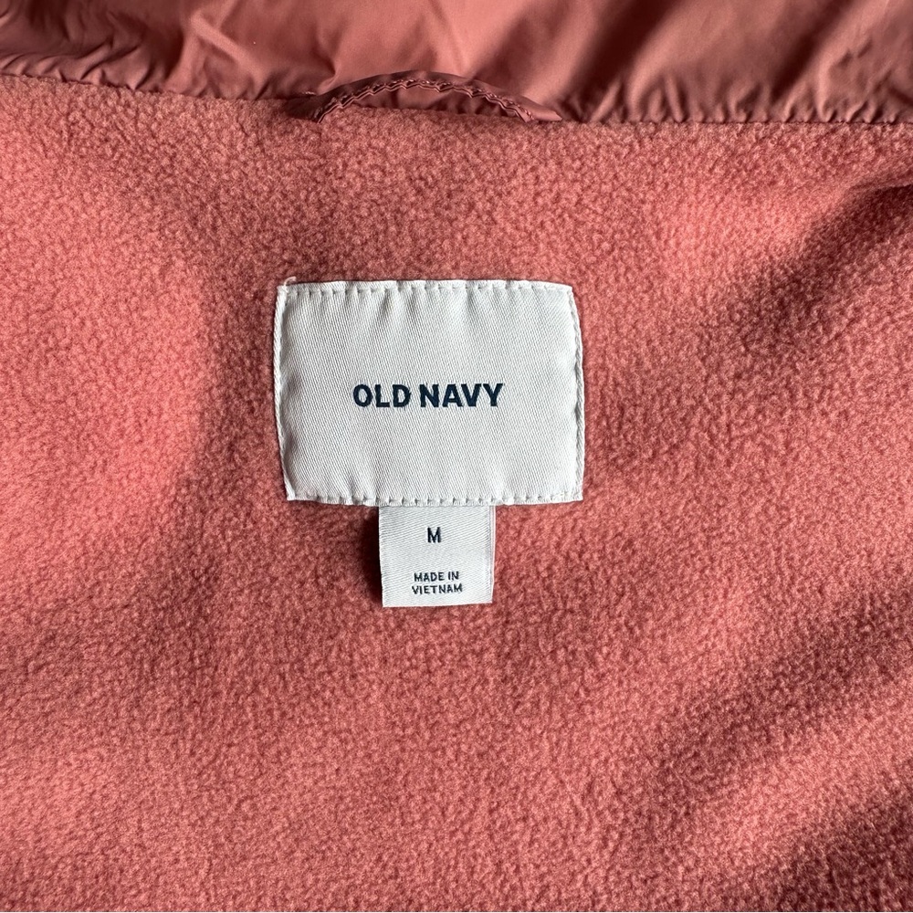 Old Navy Women's Dusty Rose Mauve Pink Puffer Vest‎ Size Medium EUC Cabincore - Picture 3 of 4